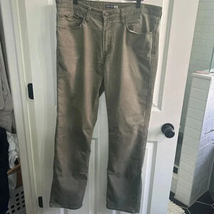 GUC Docker’s olive green jeans Straight leg 34/34 but the length runs 32”